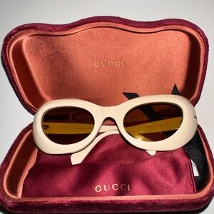 Authentic Gucci cat eye sunglasses GG0990S